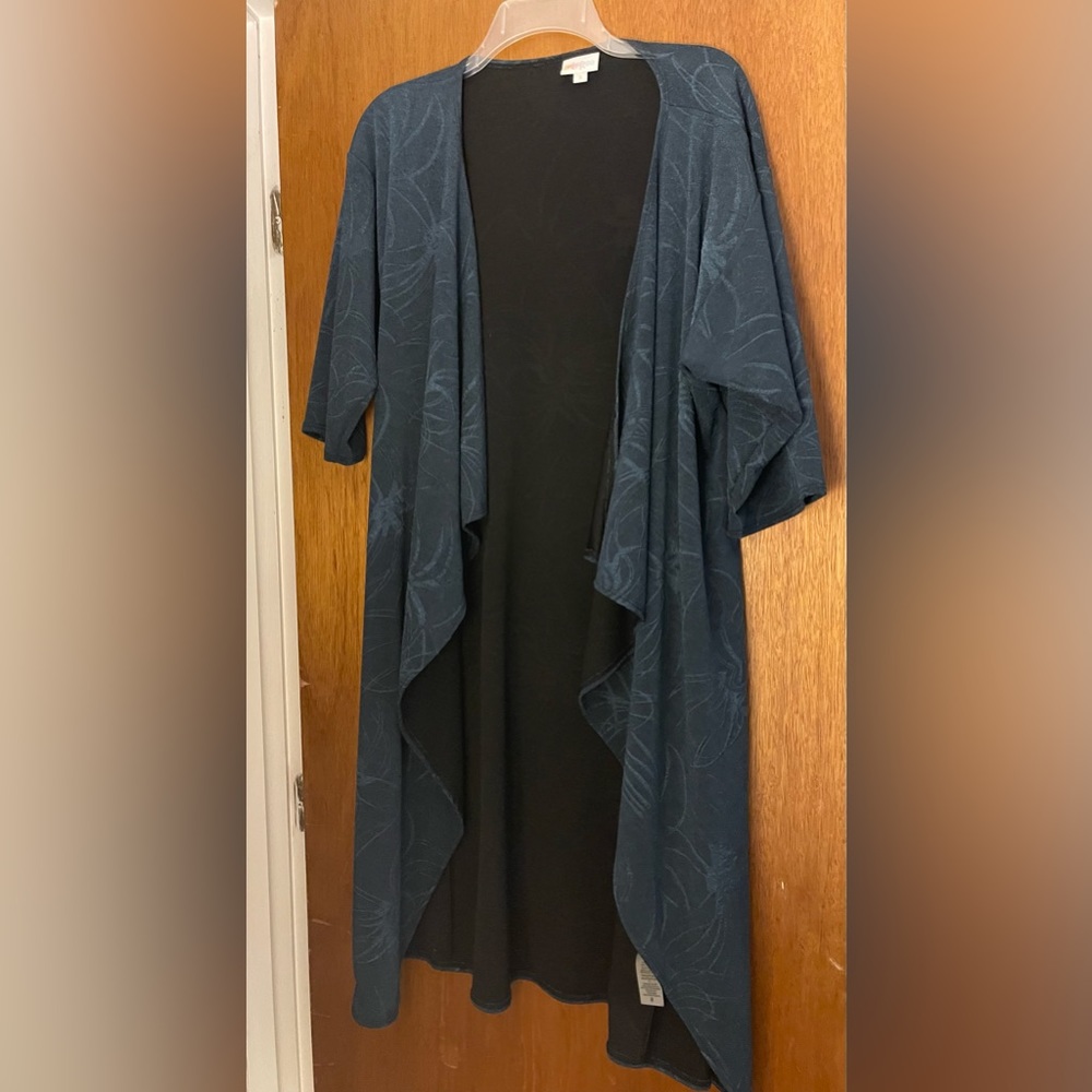 NWOT LuLaRoe Shirley Elegant Collection